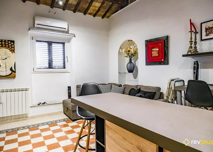 Cozy Flat In דירה